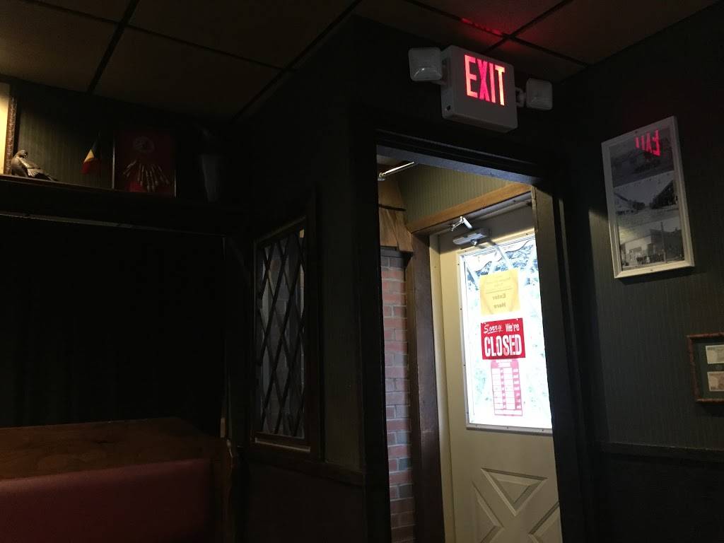 Belgian Village | restaurant | 560 17th Ave, Moline, IL 61265, USA | 3093739522 OR +1 309-373-9522