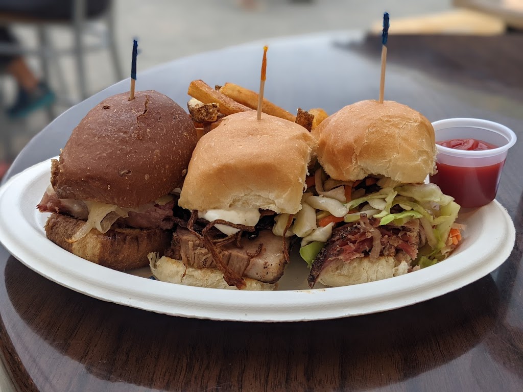 Nosh Street Food | restaurant | 911 SE Armour Rd, Bend, OR 97702, USA | 5413508610 OR +1 541-350-8610