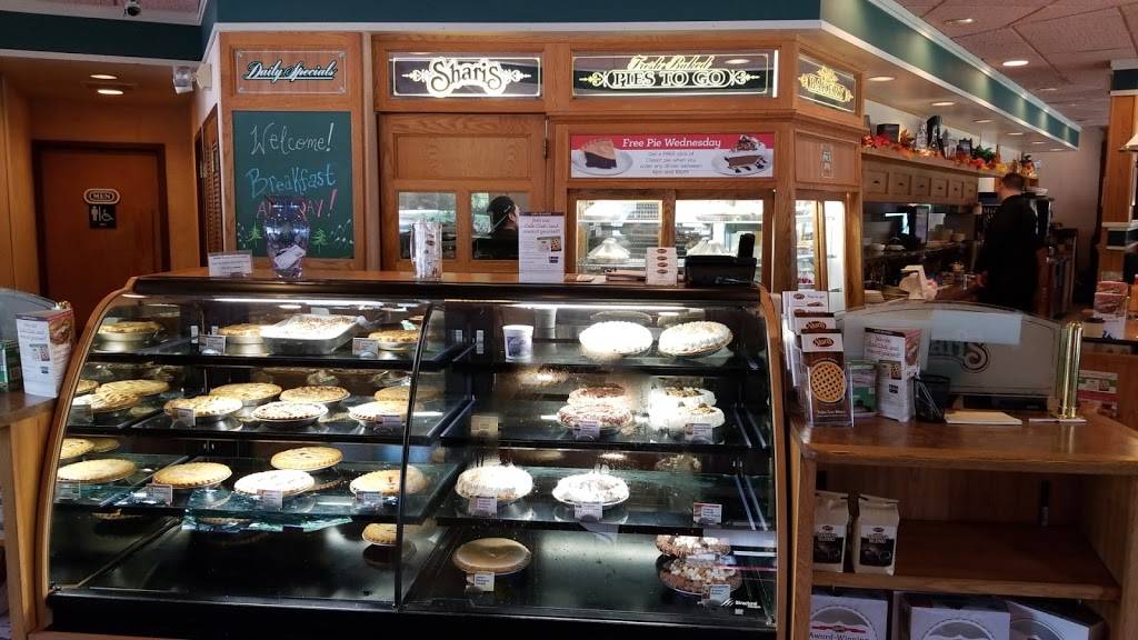Sharis Cafe and Pies | bakery | 29690 Town Center Loop W, Wilsonville, OR 97070, USA | 5036856395 OR +1 503-685-6395