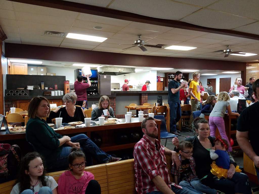 DMarios Pizza and Cheney Lanes | restaurant | 1635 Cheney Rd, Cheney, KS 67025, USA | 3165423126 OR +1 316-542-3126
