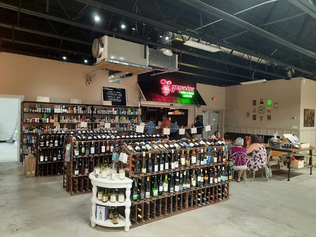Grapevine Wine Bar and Beer Garden | restaurant | 108 Congress St N, York, SC 29745, USA | 8038029463 OR +1 803-802-9463
