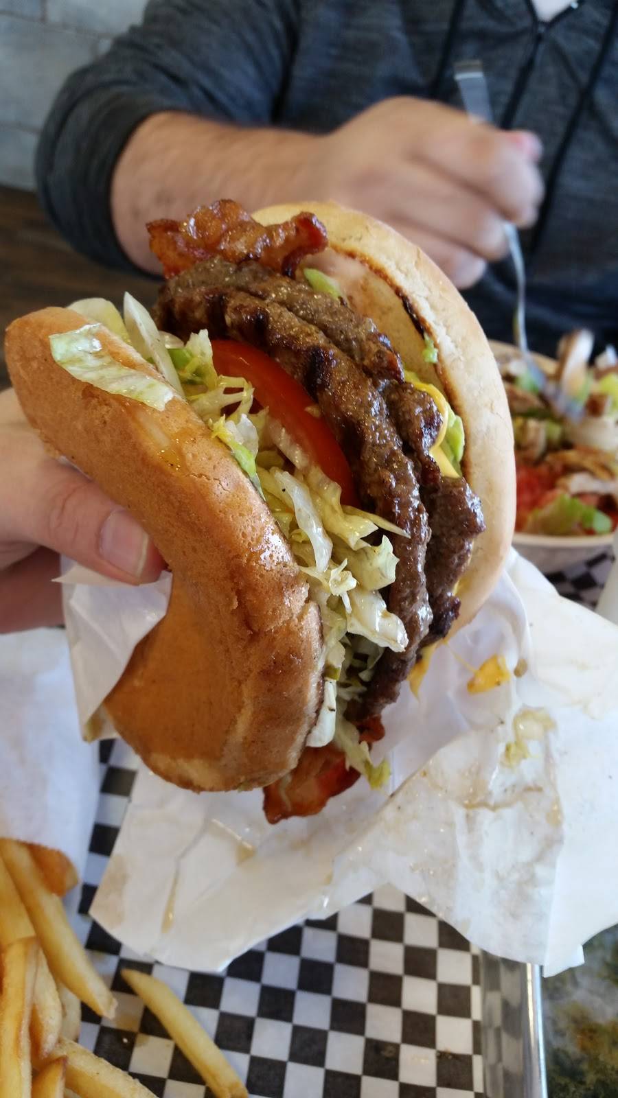 Dukes Burgers | restaurant | 7351 Warner Ave, Huntington Beach, CA 92647, USA | 7148421551 OR +1 714-842-1551