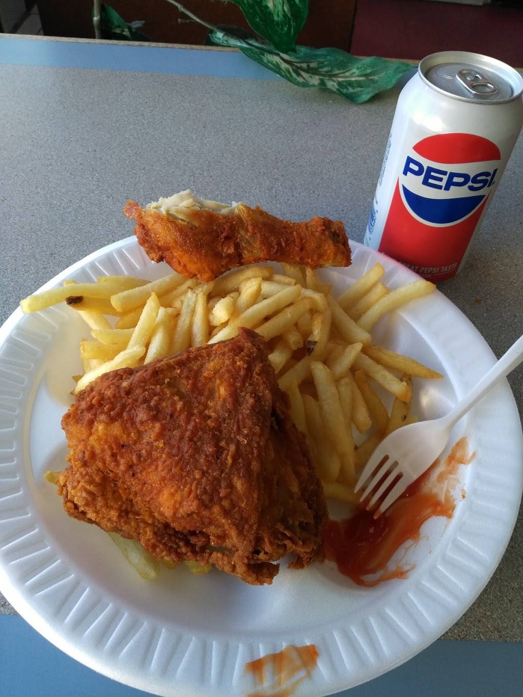 Crown Fried Chicken | meal takeaway | 404 N Main St, Brockton, MA 02301, USA | 5085871011 OR +1 508-587-1011