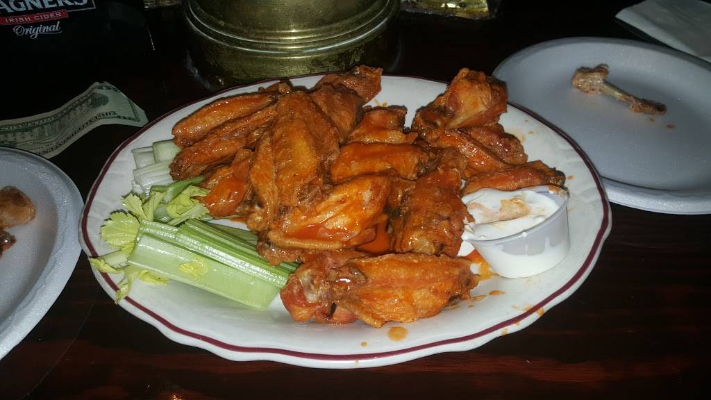 Dalys Irish Pub | restaurant | 4201 Comly St, Philadelphia, PA 19135, USA | 2155332080 OR +1 215-533-2080
