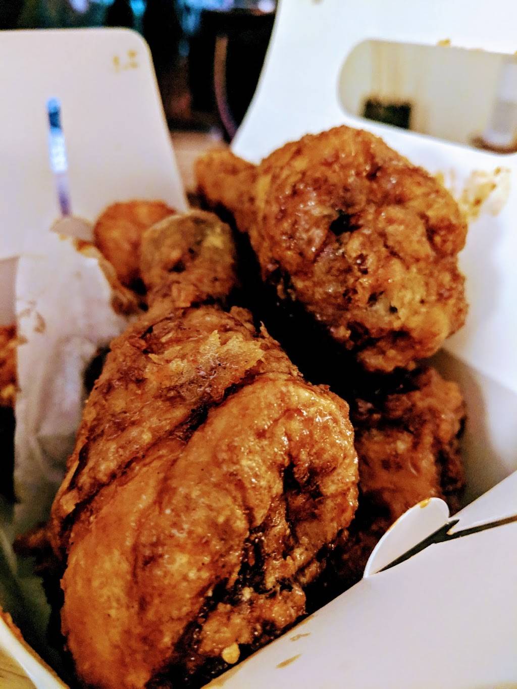 Chi Mc Chicken & Beer | restaurant | 6410 Landsdowne Centre Dr, Alexandria, VA 22315, USA | 5712576688 OR +1 571-257-6688