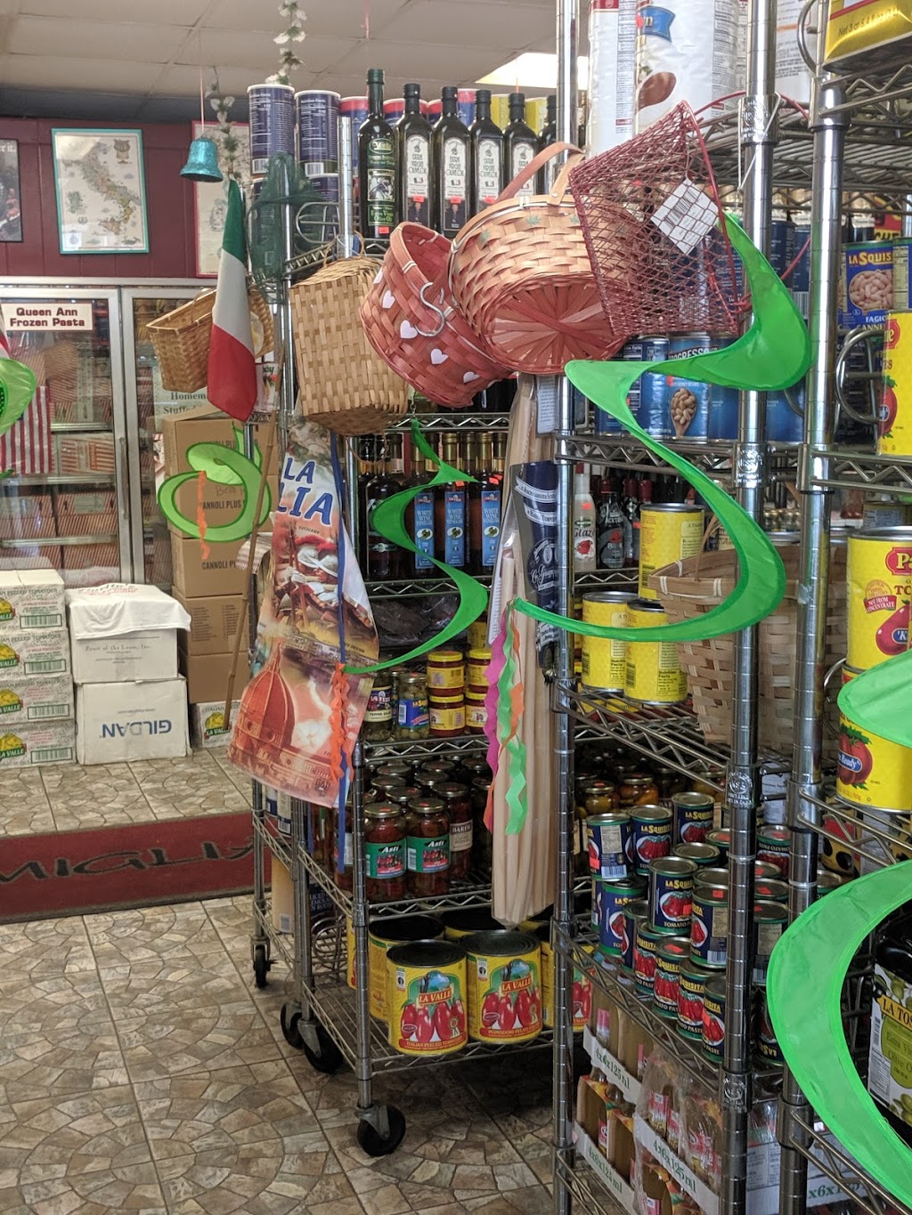 Fioritos Bella Famiglia | restaurant | 725 Forest Ave, Staten Island, NY 10310, USA | 7182730900 OR +1 718-273-0900