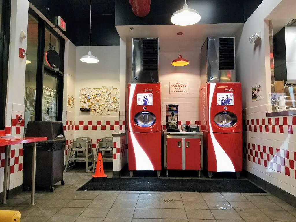 Five Guys | meal takeaway | 141 Danada Square East, Wheaton, IL 60189, USA | 6304624499 OR +1 630-462-4499