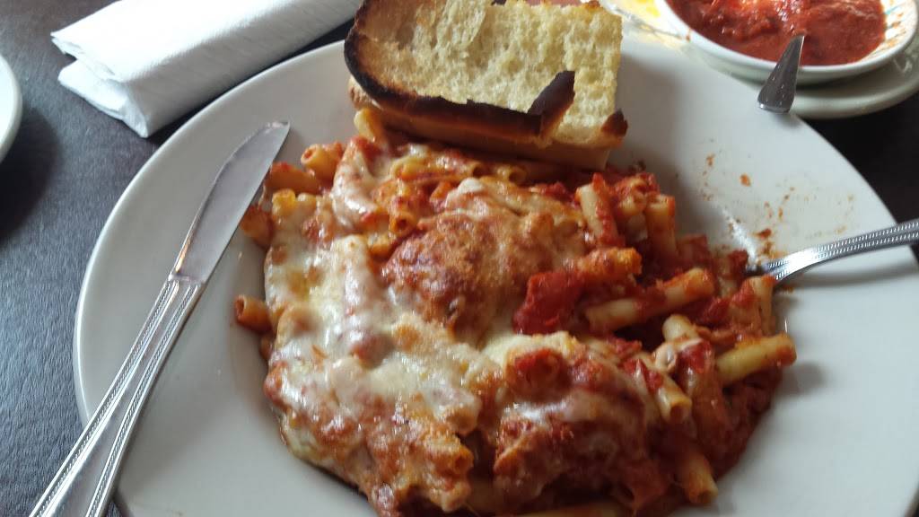 Gerries | restaurant | 545 N 9th St, Clinton, IN 47842, USA | 7658323130 OR +1 765-832-3130