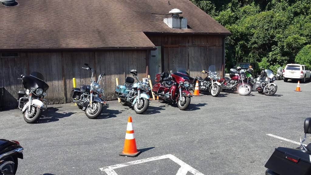 Big Falls Inn Inc | restaurant | 11818 Philadelphia Rd, White Marsh, MD 21162, USA | 4102562500 OR +1 410-256-2500