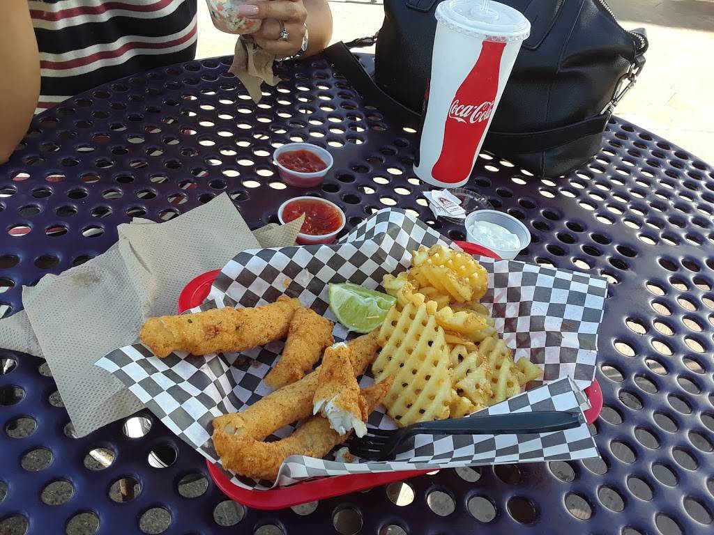 Tin Fish | restaurant | 302 The Strand N, Oceanside, CA 92054, USA | 7609660007 OR +1 760-966-0007