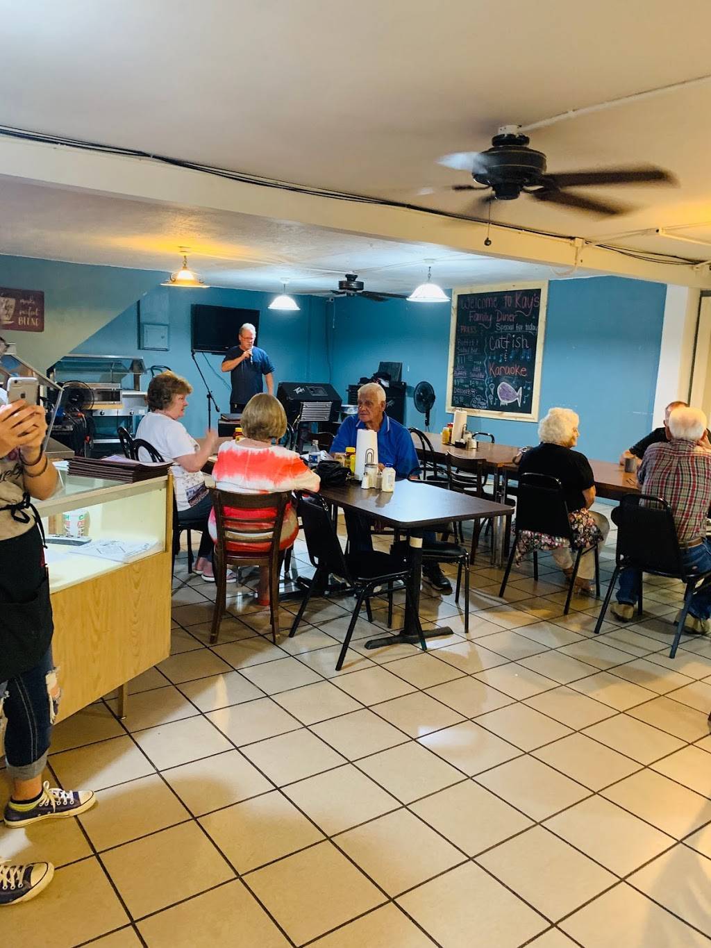 Kays Family Diner | restaurant | 107 N Main St, Elkton, KY 42220, USA | 2707260188 OR +1 270-726-0188