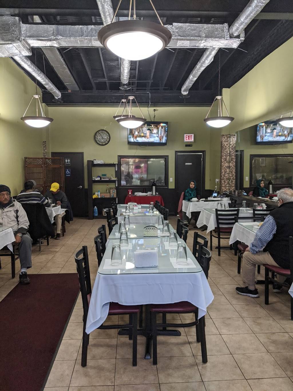 Zaitoon House | restaurant | 2437 W Devon Ave, Chicago, IL 60659, USA | 7738563531 OR +1 773-856-3531