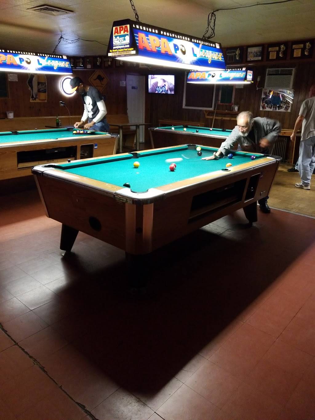 Tuggies Tavern | restaurant | 1300 Tuggies Rd, Pasadena, MD 21122, USA | 4102553304 OR +1 410-255-3304