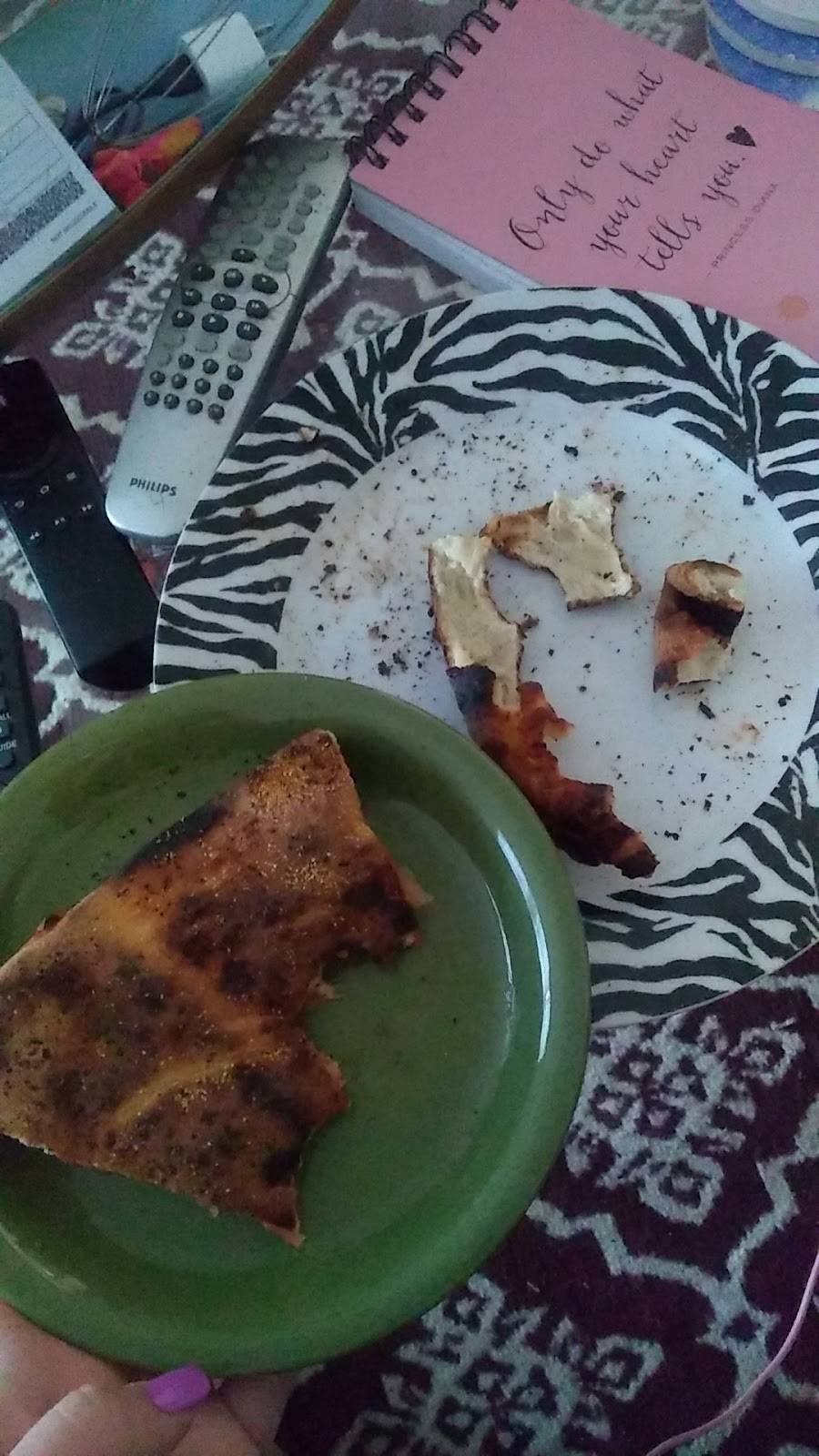 Upper Crust Pizza | restaurant | 249 E Hampton Rd, Milwaukee, WI 53217, USA | 4143326820 OR +1 414-332-6820