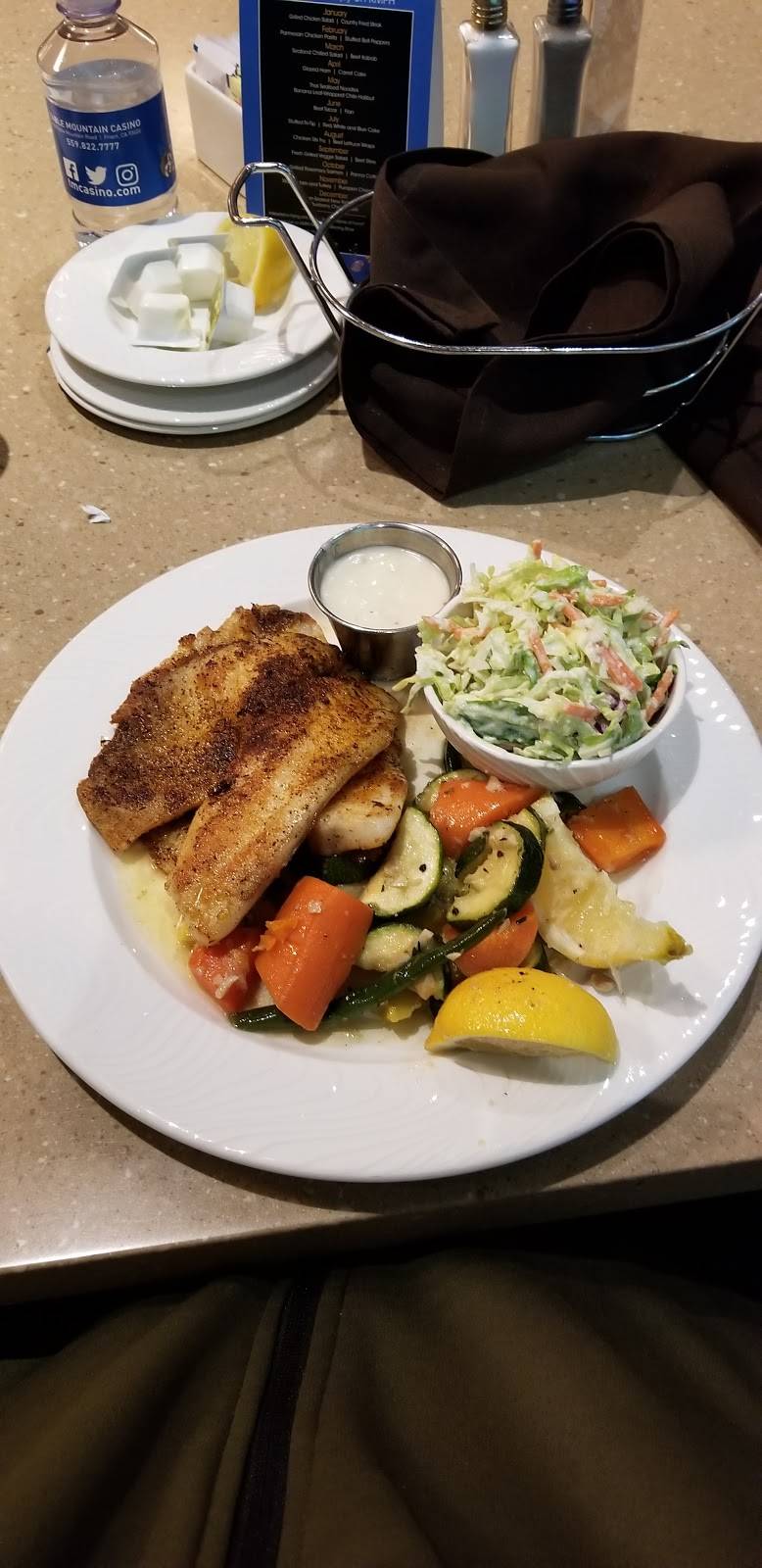 Cecilias Restaurant | restaurant | 15085 Whitesbridge Ave, Kerman, CA 93630, USA | 5598467322 OR +1 559-846-7322