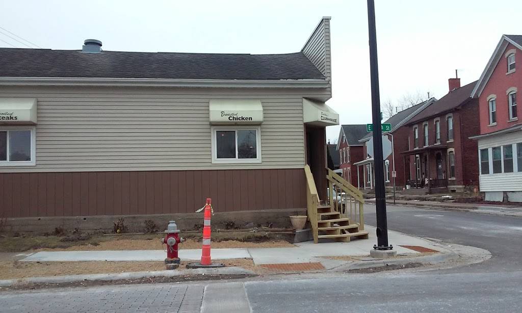 Buddys Clubhouse | restaurant | 2364 Washington St, Dubuque, IA 52001, USA | 5635889932 OR +1 563-588-9932