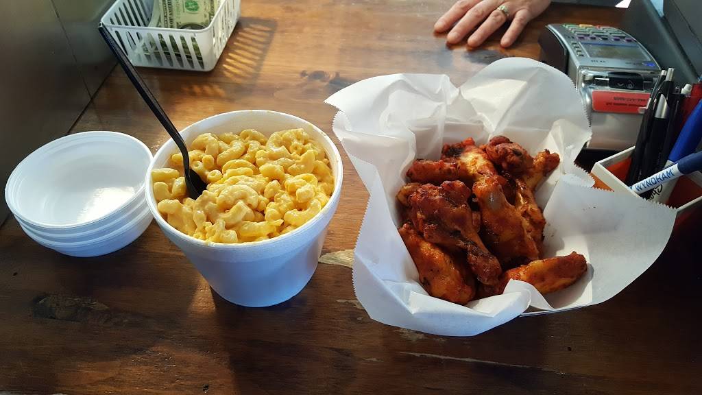 Perrys Smokin Pig | restaurant | 2025 Old Hwy 31, White House, TN 37188, USA | 6156724414 OR +1 615-672-4414