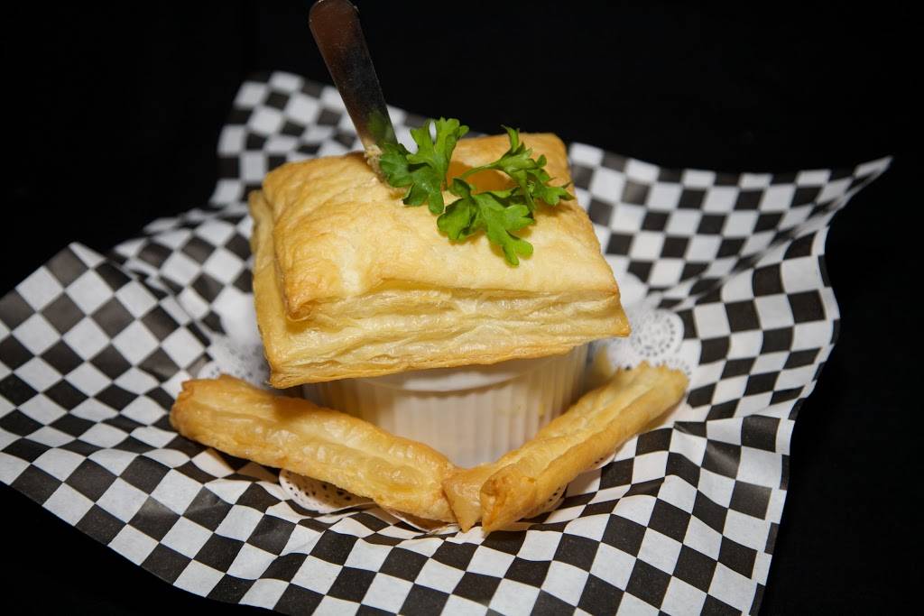 Magoos Pizza, Pasta, & More | restaurant | 1816 E High Ave, New Philadelphia, OH 44663, USA | 3303651466 OR +1 330-365-1466