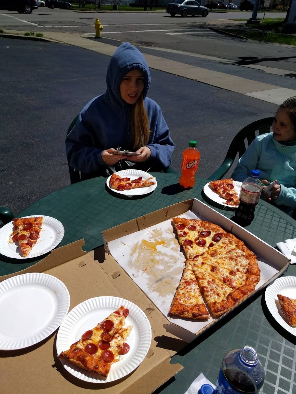 Carbones Pizzeria | restaurant | 2841 Dewey Ave, Rochester, NY 14616, USA | 5858657300 OR +1 585-865-7300