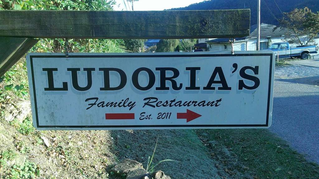 Ludorias Family Restaurant | restaurant | 188 Boomer Loop Rd, Boomer, WV 25031, USA | 3047792318 OR +1 304-779-2318