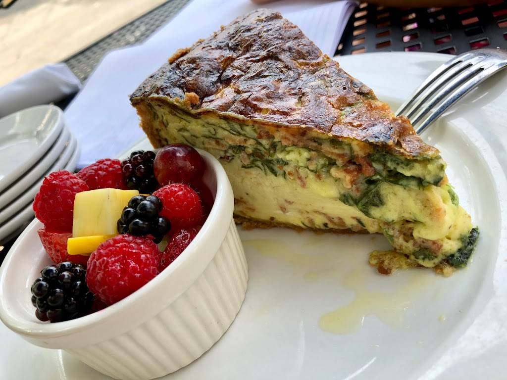 King Street Oyster Bar | restaurant | 1 E Washington St, Middleburg, VA 20117, USA | 5408833156 OR +1 540-883-3156