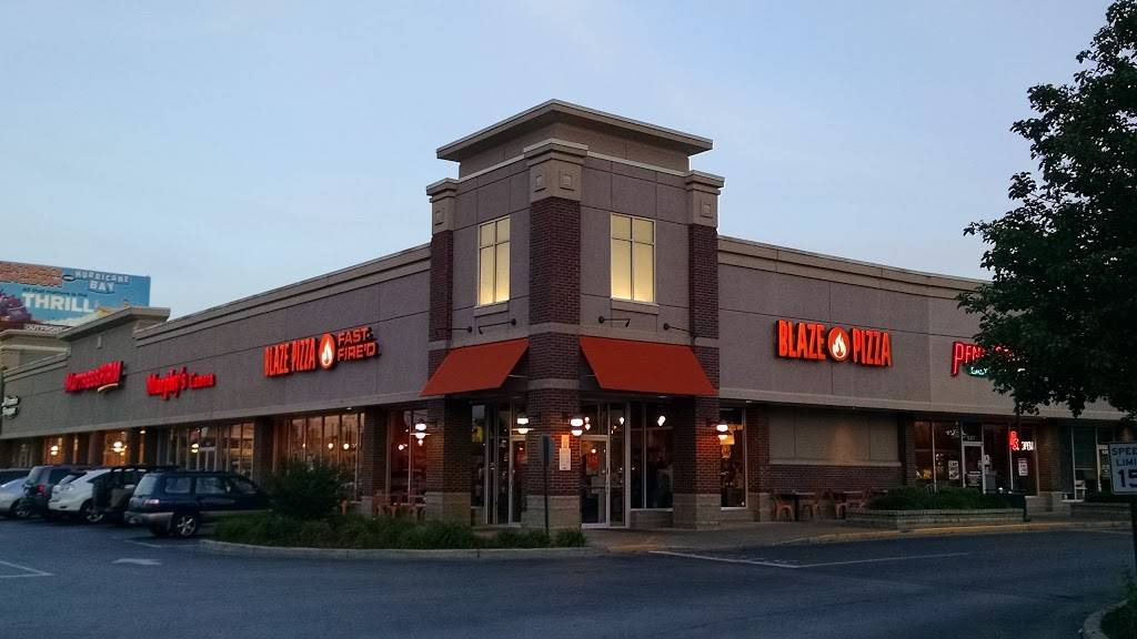 Blaze Pizza | meal takeaway | Louisville - Shelbyville Rd. Plaza, 4600 Shelbyville Rd, Louisville, KY 40207, USA | 8188614520 OR +1 818-861-4520