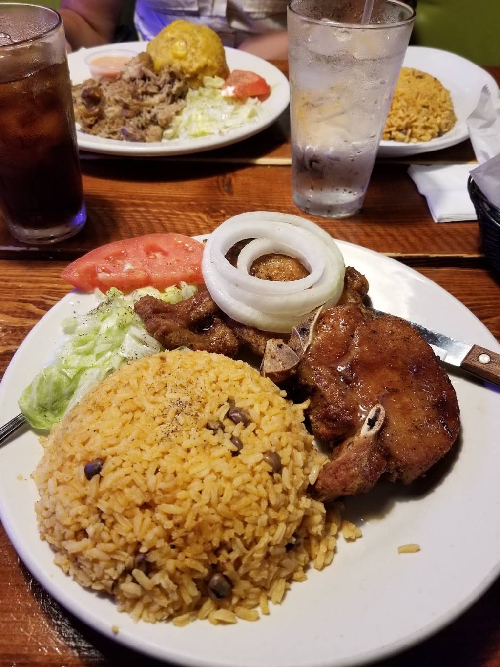 La Caribena restaurant | restaurant | 1704 S Pearl St, Milwaukee, WI 53204, USA | 4142398788 OR +1 414-239-8788