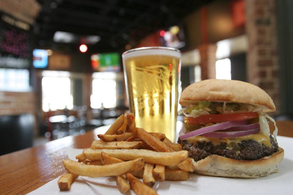 Flips Patio Grill | restaurant | 6580, 6613 Fossil Bluff Dr, Fort Worth, TX 76137, USA | 8178474424 OR +1 817-847-4424