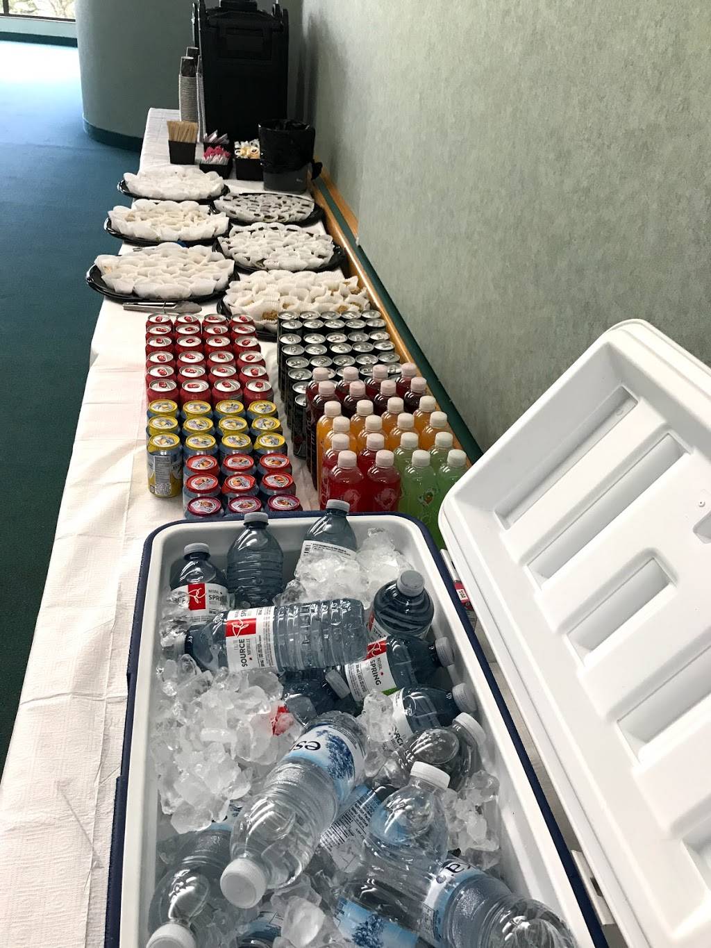 Queensview Café | restaurant | located at back of building, 2650 Queensview Dr Unit 170, Ottawa, ON K2B 8H6, Canada | 8733544210 OR +1 873-354-4210