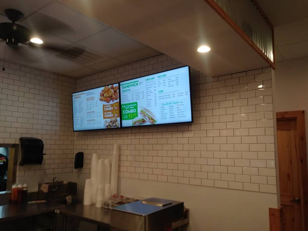 Wing Daddy’s Grill | restaurant | 3410 S Lancaster Rd, Dallas, TX 75216, USA | 4693990623 OR +1 469-399-0623