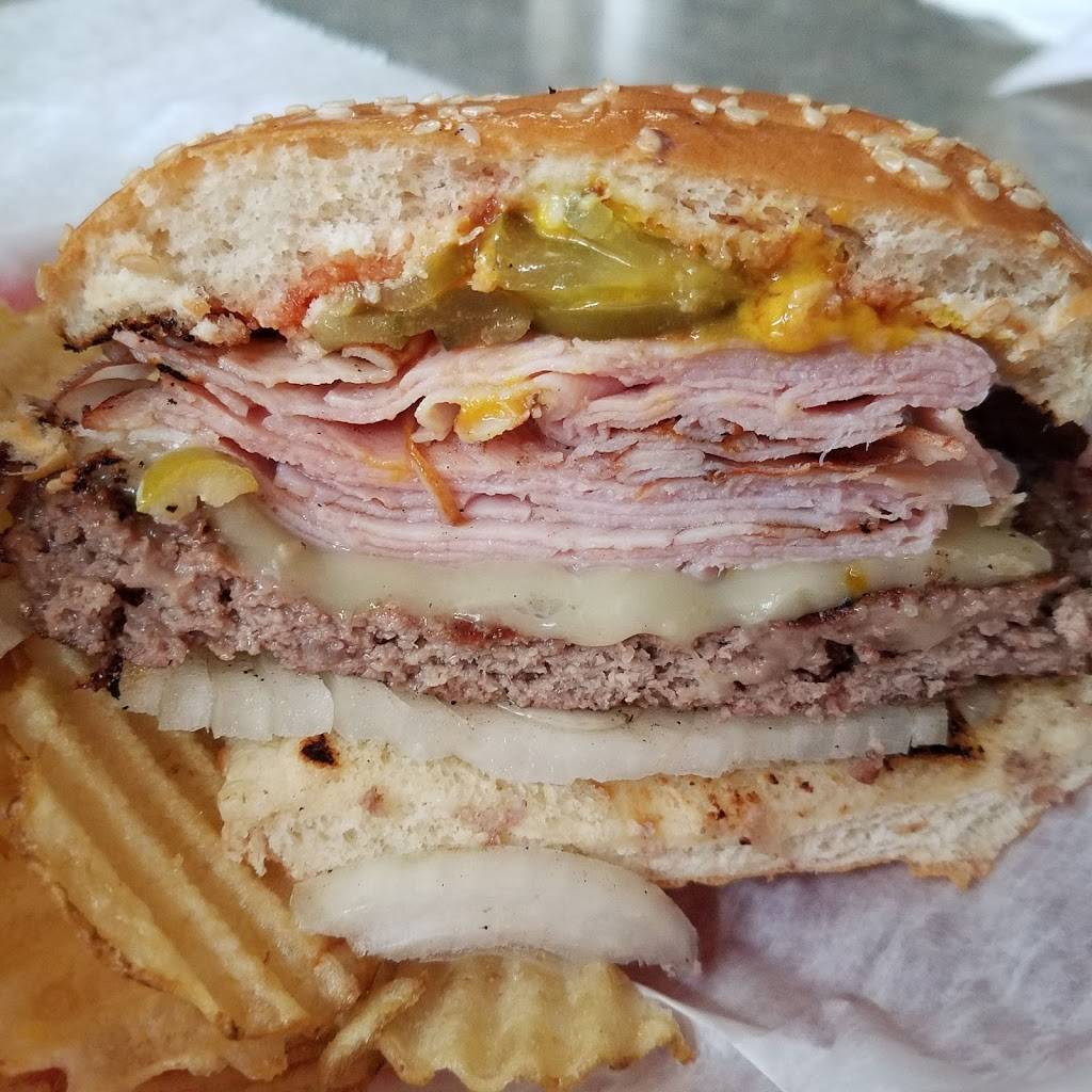 Bernies Main St Tavern | restaurant | 112 E Main St, Homer, MI 49245, USA | 5175684221 OR +1 517-568-4221