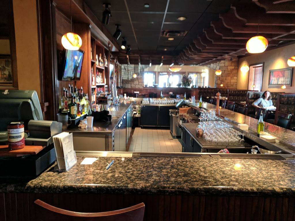 Papa Vinos Italian Kitchen | restaurant | 1332 Hilltop Rd, St Joseph, MI 49085, USA | 2699839900 OR +1 269-983-9900