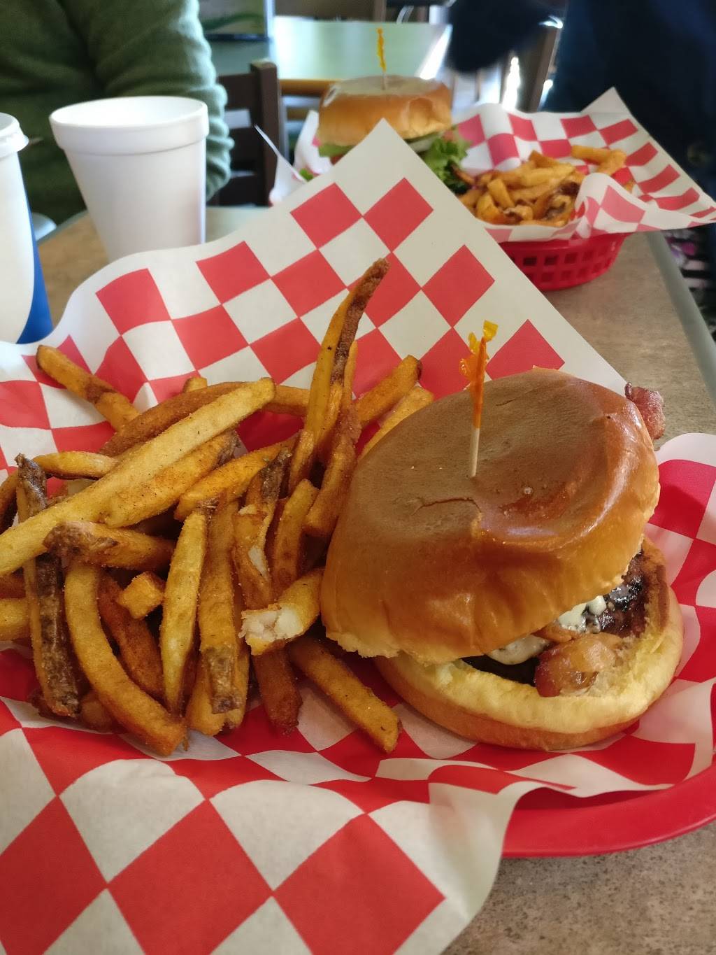 Hangover Grill/Shrimp Cage | restaurant | 2908 Hillsborough St, Raleigh, NC 27607, USA | 9842222040 OR +1 984-222-2040