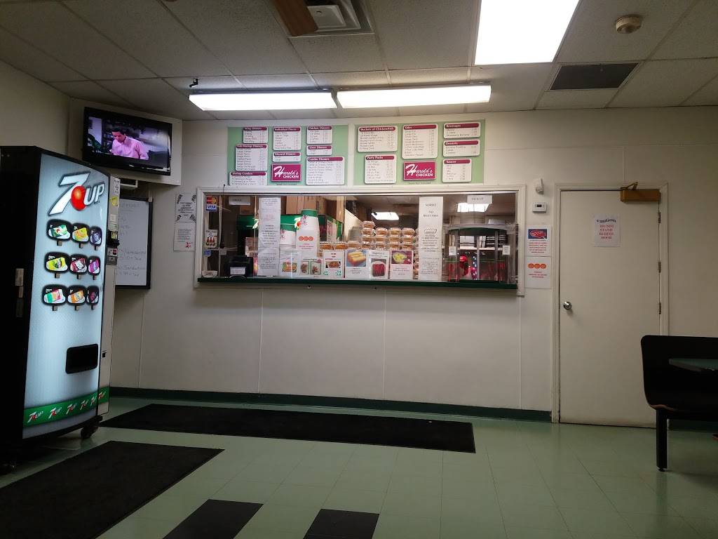 Harolds Chicken Shack | restaurant | 1994 Grant St, Gary, IN 46404, USA | 2199497599 OR +1 219-949-7599
