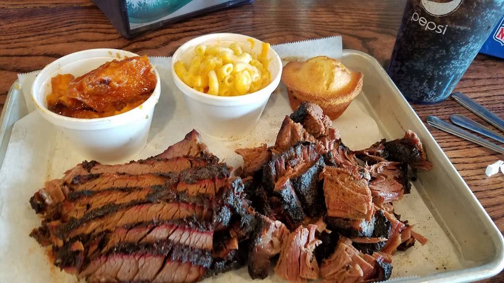 Big Eds BBQ & Bar | restaurant | 4030 Northpoint Blvd, Waukegan, IL 60085, USA | 8474735333 OR +1 847-473-5333