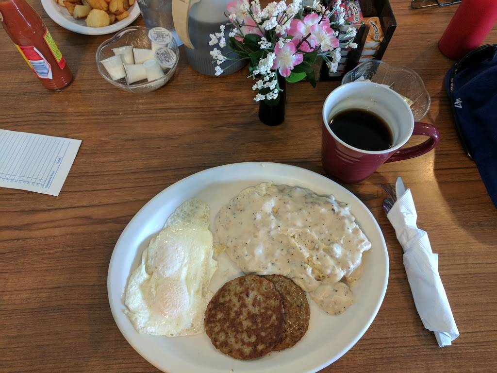 Moms Home Cooking | restaurant | 1201 N Dixie Fwy, New Smyrna Beach, FL 32168, USA | 3864235660 OR +1 386-423-5660