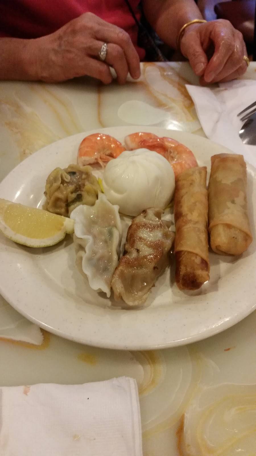 Kings Buffet | restaurant | 21950 Cascades Pkwy #130, Sterling, VA 20164, USA | 7034216988 OR +1 703-421-6988