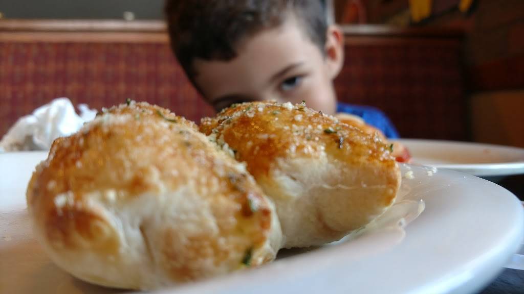 Pizza Hut | restaurant | 10880 W Colonial Dr, Ocoee, FL 34761, USA | 4076566622 OR +1 407-656-6622