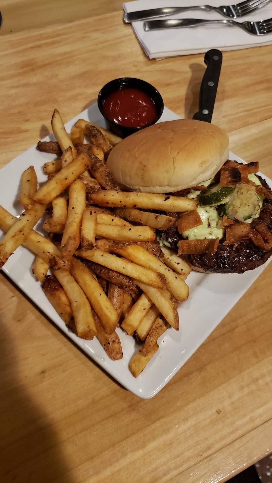 Mavericks Wood Grill | restaurant | 11328 W River Rd, Champlin, MN 55316, USA | 7635768150 OR +1 763-576-8150