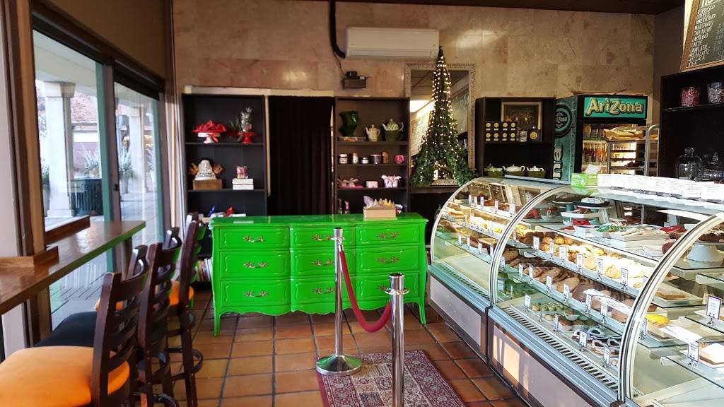 Bonjour Cafe Bakery | bakery | 1550 E 55th St, Chicago, IL 60615, USA | 7732415300 OR +1 773-241-5300