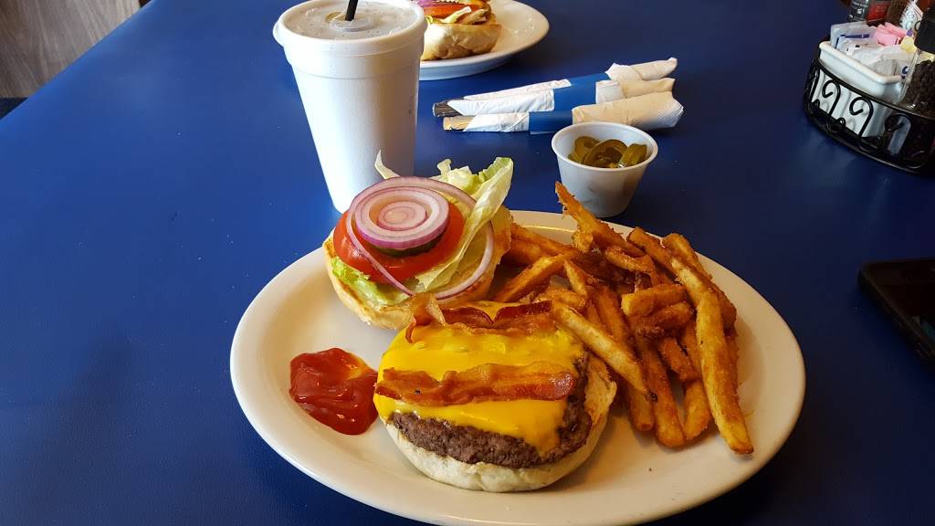 Bobbys Barrel Inn | restaurant | 35009 N Gilmer Rd, Round Lake, IL 60073, USA | 8153858811 OR +1 815-385-8811