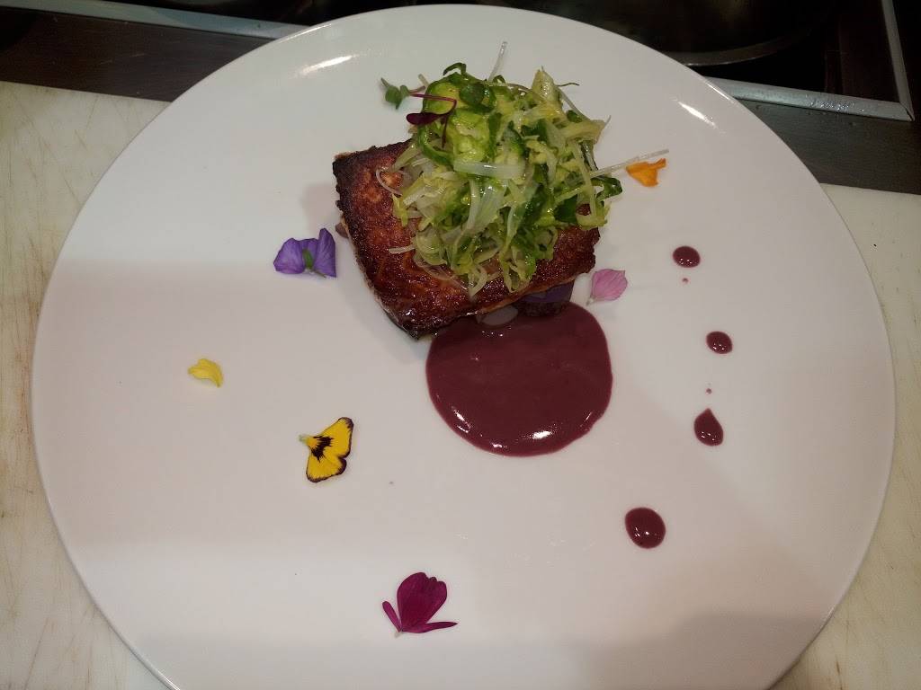 Hourglass | restaurant | 7412 Mountain Rd, Stowe, VT 05672, USA | 8022533560 OR +1 802-253-3560