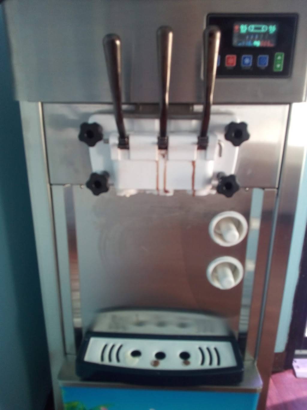 Prancers Ice Cream | restaurant | 76 Lake St, Le Roy, NY 14482, USA | 5855025024 OR +1 585-502-5024