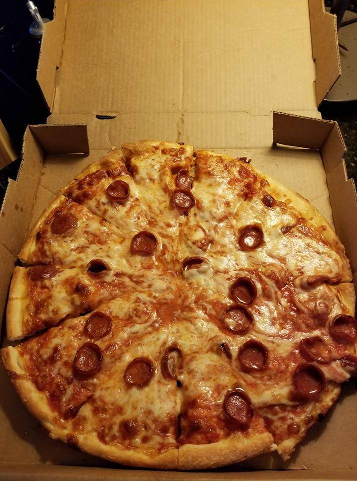 Tivoli Pizza | restaurant | 23071 E Main St, Armada, MI 48005, USA | 5867844400 OR +1 586-784-4400