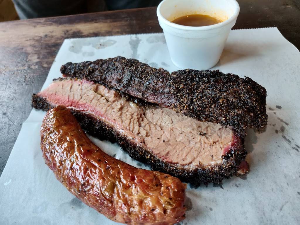 Louie Mueller Barbecue | restaurant | 206 W 2nd St, Taylor, TX 76574, USA | 5123526206 OR +1 512-352-6206