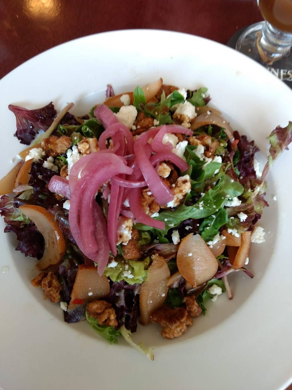 Whale & Ale British Pub | restaurant | 1120 Victoria St N, Kitchener, ON N2B 3T2, Canada | 5195703033 OR +1 519-570-3033