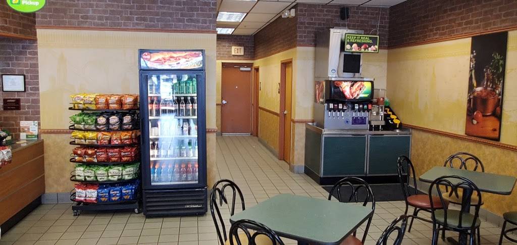 Subway | meal takeaway | 11149 W. 95th Street #Fcd, Overland Park, KS 66214, USA | 9134955542 OR +1 913-495-5542