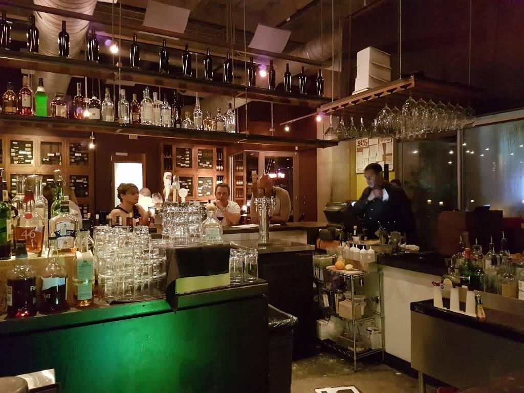 The Tasting Room | restaurant | 818 Town and Country Blvd #100, Houston, TX 77024, USA | 2818221500 OR +1 281-822-1500