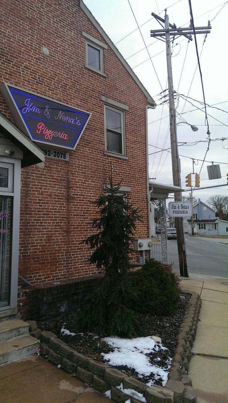 Jim & Nenas Pizzeria | restaurant | 3 S Main St, York New Salem, PA 17371, USA | 7177923078 OR +1 717-792-3078
