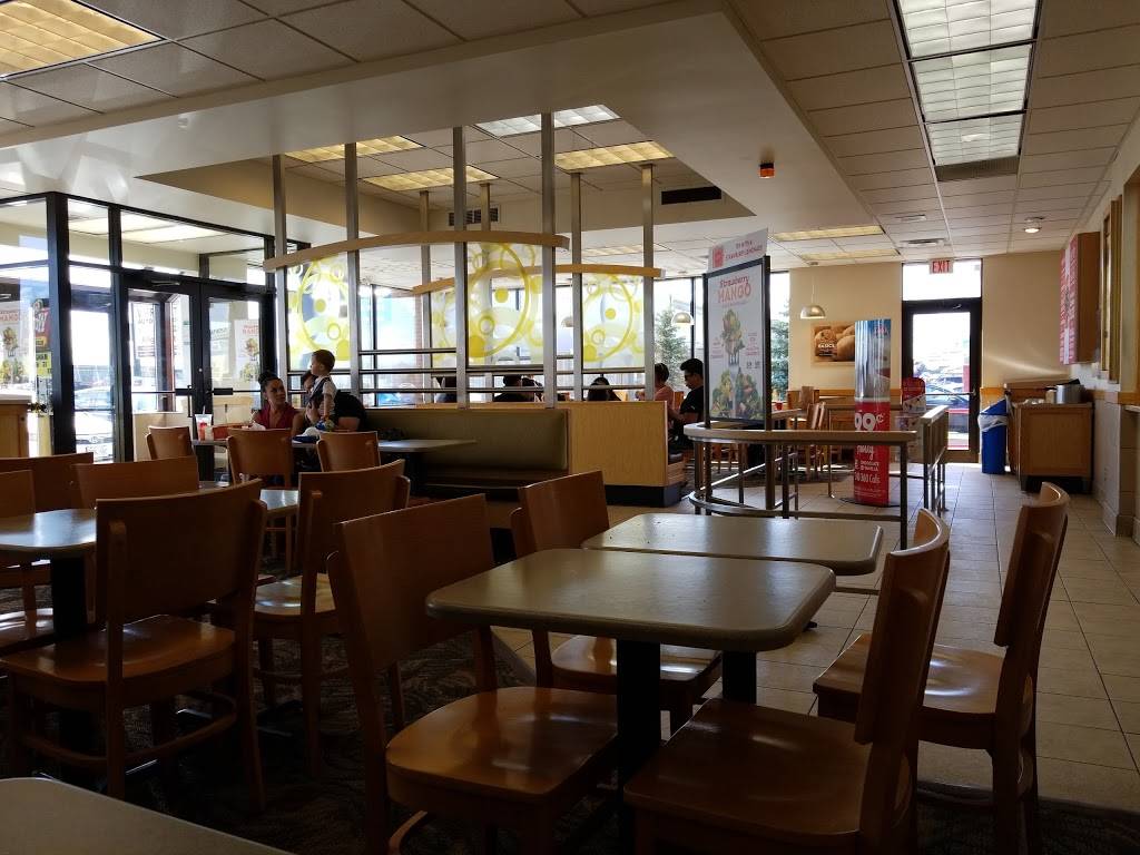 Wendys | restaurant | 6585 Airport Rd, Mississauga, ON L4V 1E5, Canada | 9056787846 OR +1 905-678-7846